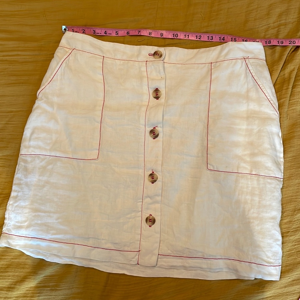 Crème linen mini skirt